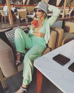 Ashley Roberts feet photo thumbnail