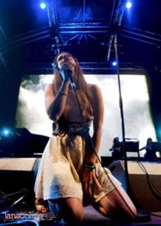 Lana Del Rey feet photo thumbnail