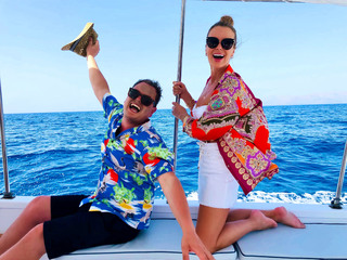 Amanda Holden feet photo thumbnail