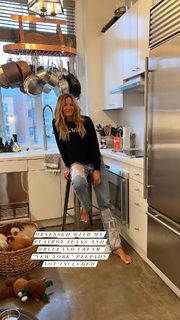 Kelly Bensimon feet photo thumbnail