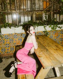 Dove Cameron feet photo thumbnail