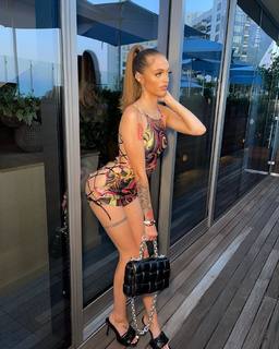 Victoria Waldrip feet photo thumbnail