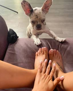 Victoria Waldrip feet photo thumbnail