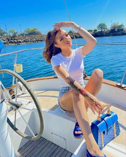 Victoria Waldrip feet photo thumbnail