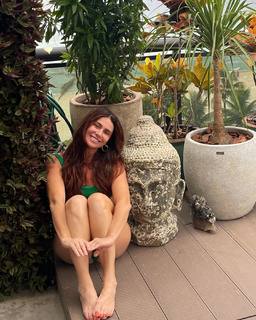 Giovanna Antonelli feet photo thumbnail