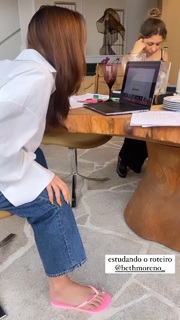 Sabrina Sato feet photo thumbnail
