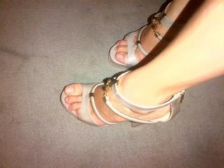 Sara Sampaio feet photo thumbnail