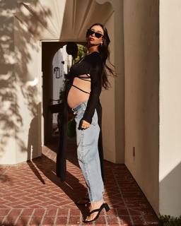 Shay Mitchell feet photo thumbnail