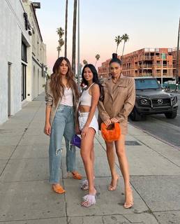Shay Mitchell feet photo thumbnail