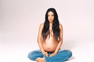 Shay Mitchell feet photo thumbnail