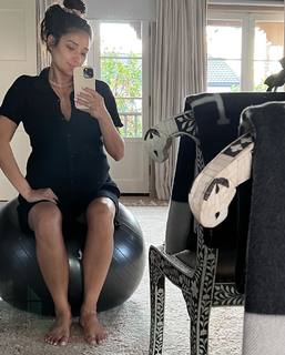 Shay Mitchell feet photo thumbnail