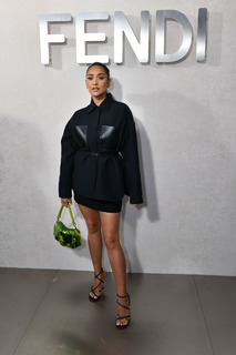 Shay Mitchell feet photo thumbnail