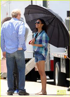 Zoe Saldana feet photo thumbnail