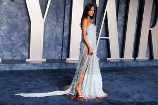 Eiza González feet photo thumbnail