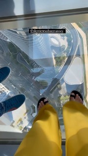 Lele Pons feet photo thumbnail
