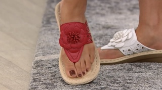 Courtney Khondabi feet photo thumbnail