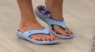 Courtney Khondabi feet photo thumbnail