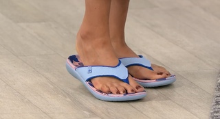Courtney Khondabi feet photo thumbnail