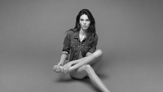 Kendall Jenner feet photo thumbnail