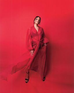 Ashley Graham feet photo thumbnail