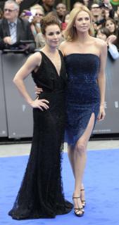 Charlize Theron feet photo thumbnail