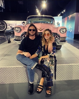 Delta Goodrem feet photo thumbnail