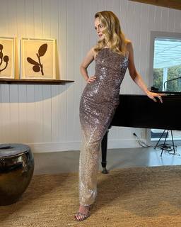 Heather Graham feet photo thumbnail