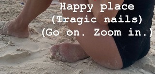 Yvonne Strahovski feet photo thumbnail