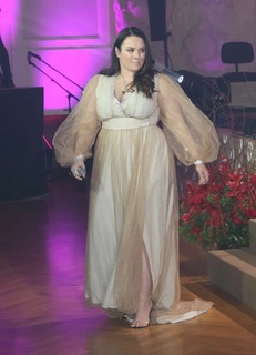 Ewa Farna feet photo thumbnail
