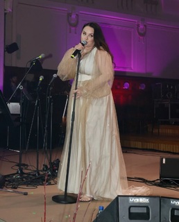 Ewa Farna feet photo thumbnail