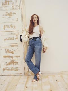 Jessica Chastain feet photo thumbnail