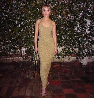 AnnaSophia Robb feet photo thumbnail