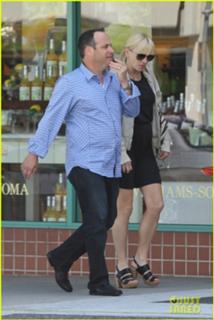Anna Faris feet photo thumbnail