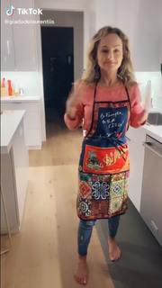Giada De Laurentiis feet photo thumbnail