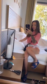Victoria Waldrip feet photo thumbnail