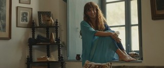 Riley Keough feet photo thumbnail