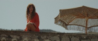 Riley Keough feet photo thumbnail