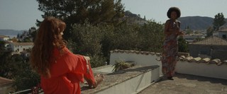 Riley Keough feet photo thumbnail