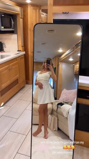 Sydney Sweeney feet photo thumbnail