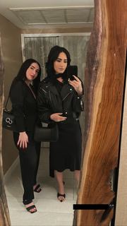 Demi Lovato feet photo thumbnail
