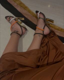 Seyma Subasi feet photo thumbnail