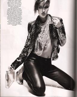Rosie Huntington-Whiteley feet photo thumbnail
