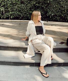 Kristen Bell feet photo thumbnail