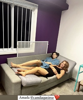 Camila Queiroz feet photo thumbnail