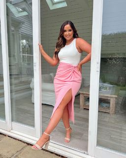 Jacqueline Jossa feet photo thumbnail