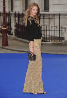 Rosie Huntington-Whiteley feet photo thumbnail