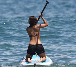 Rocsi Diaz feet photo thumbnail