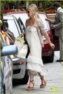 Sarah Michelle Gellar feet photo thumbnail