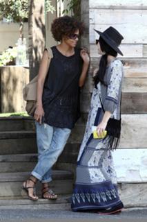 Halle Berry feet photo thumbnail