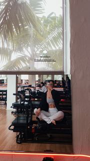 Vale Genta feet photo thumbnail